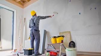 Czym kierować się wybierając firmę do remontu mieszkania? Kluczowe aspekty i rekomendacje