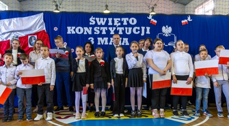 Patriotycznie w SOSW we Wschowie. Powiatowe Obchody Narodowego Święta Trzeciego Maja (VIDEO)