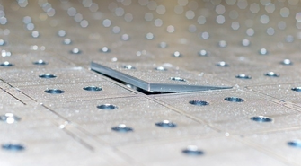 Czym jest garnet i jakie ma właściwości w obróbce materiałów?