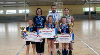Sukces zawodniczek Zahir Volley Wschowa. Dziewczyny awansowały na Mistrzostwa Polski!