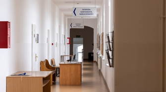 Starostwo Powiatowe poszukuje informatyka do jednego z wydziałów. Jakie wymagania musi spełniać kandydat?