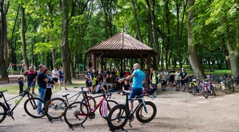 Rowerowa edukacja i zabawa. Uczniowie z Osowej Sieni na wycieczce
