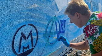 SOSW chwali się nowym kolorowym muralem. Autorką jest Joanna Lewandowska