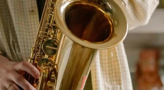 Instrumenty dęte – różnorodność brzmień i ich rola w muzyce