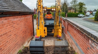 Czy warto włączyć do swojej floty maszyn koparko-ładowarkę 3CX COMPACT PLUS?