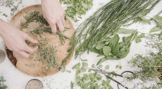 Jak wykorzystać rozmaryn w kuchni: Przepisy i Porady