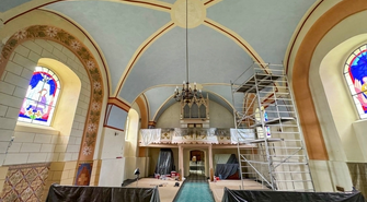 Wnętrze kościoła filialnego pw. Św. Jadwigi Śląskiej w Goli odzyskuje dawny blask