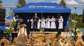 Dożynki Gminne w Lginiu. Konkurs na najładniejszy wieniec rozstrzygnięty. Teraz czas na tańce!