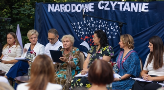 Teresa Lipowska we Wschowie. Gwiazda „M jak Miłość” wzięła udział w Narodowym Czytaniu [VIDEO]