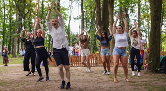Zajęcia taneczne dla dorosłych we Wschowie. Instruktorem Paweł Pachuta