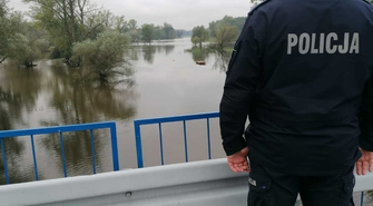 Wschowscy policjanci monitorują stan rzek. Starosta zwołał zespół zarządzania kryzysowego