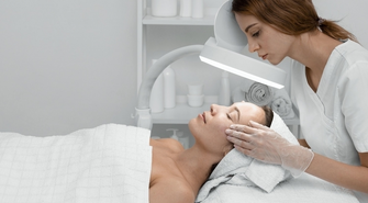 Wrocław – Botoks: Wszystko, co musisz wiedzieć o toksynie botulinowej i zabiegach na zmarszczki