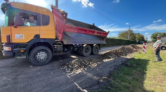 Nowa nawierzchnia w Siedlnicy. Trwają prace remontowe na drodze gminnej
