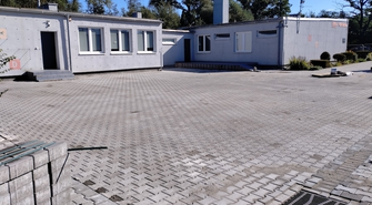 Nowy plac parkingowy przy szkole w Starych Drzewcach. Prace dobiegają końca