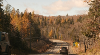 Co warto zabrać ze sobą na jesienny wyjazd?