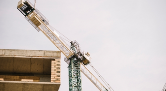 Usługi Dźwigowe Kraków: Klucz do Efektywnego Przemieszczania Ciężkich Ładunków