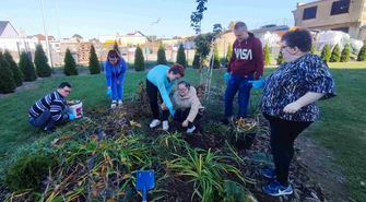 Wzięli udział w zajęciach ogrodniczo-podróżniczych. Rehabilitacja 25 Plus