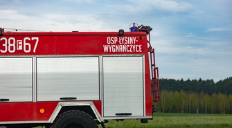 Pożar w Łysinach. Jedenaście zastępów strażaków walczyło z ogniem