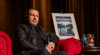 Piotr Kościelny spotkał się z czytelnikami. Spotkanie autorskie przyciągnęło liczne grono fanów [WIDEO]