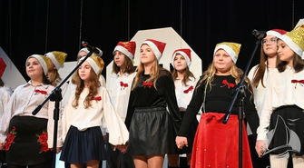 Świąteczny Event Szkolny. Na scenie wystąpili uczniowie Szkoły Podstawowej im. F. Niewidziajły