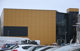 Niebawem zobaczymy efekt końcowy. Na sali widowiskowej w Sławie trwająprace wykończeniowe