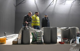 Niebawem zobaczymy efekt końcowy. Na sali widowiskowej w Sławie trwająprace wykończeniowe