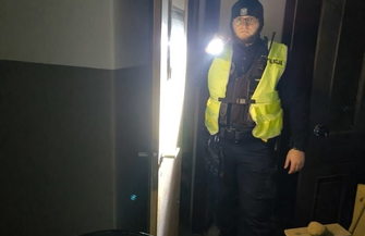 Policja apeluje o czujność. To może być bezdomny nietrzeźwy osoba starsza albo człowiek chory