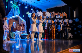 SP nr 2 we Wschowie oczarowała publiczność jasełkami Uczniowie wystąpili razem z nauczycielami VIDEO