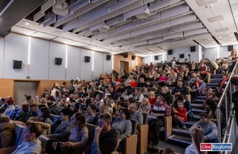 SP nr 2 we Wschowie oczarowała publiczność jasełkami Uczniowie wystąpili razem z nauczycielami VIDEO