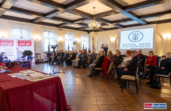 Ks. kan. Dariusz Ludwikowski o ujawnieniu zawartości kapsuły czasu Wschowianom sięto należy