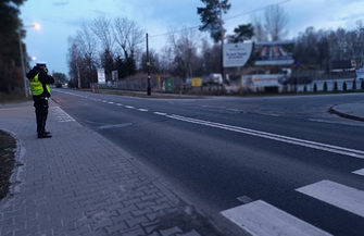 Surowe konsekwencje brawurowej jazdy. Młody kierowca będzie musiałzapłacić2500 zł mandatu