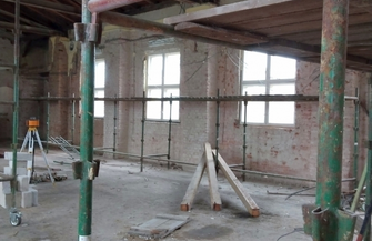 Przebudowa świetlicy wiejskiej w Wyszanowie wznowiona. Obiekt przechodzi metamorfozę za prawie 3 miliony zł