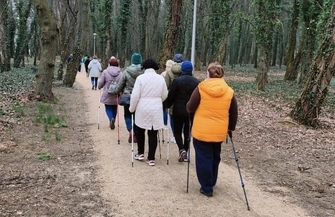 W oczekiwaniu na wiosnęspacerująz kijkami. Na nordic walking w Parku Wolsztyńskim zaprasza Aktywna Wschowa