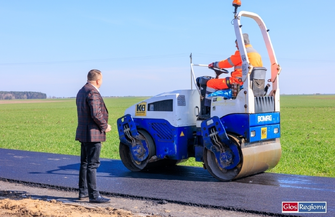 Asfalt na nowej ścieżce rowerowej już się układa A. Bielawski Wielu mówi o koncepcjach ja pokazujęrealne działania
