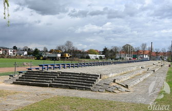 Ciężki sprzęt wjechał na murawę. W Sławie rozpoczęto budowęnowego Stadionu Miejskiego