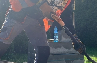 W Przyczynie Dolnej układają ostatnie metry nowego chodnika FOTO