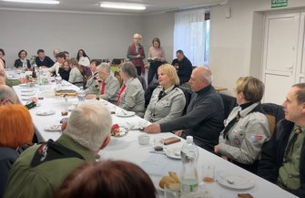 Stare Drzewce Na grobach Janiny Staszak i Bogny Kostki umieszczono krzyże harcerskie