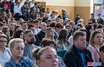 Staszic pożegnał abiturientów. Były wzruszenia podziękowania i słowa wsparcia przed maturąFOTO
