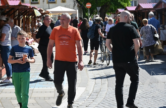 Jarmark Produktu Lokalnego otwarty Na Starym Rynku w Sławie jest z czego wybierać FOTO