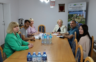 Podpisano umowęna remont placu przy szkole w Starych Drzewcach - co się zmieni