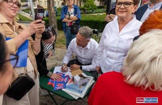 Beata Szydło na wschowskim Rynku Głosujcie na Elżbietę Rafalską
