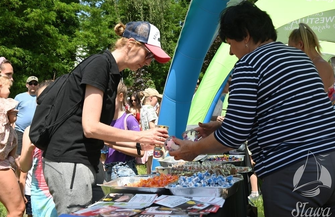 Dzieci bawiły się nad jeziorem. Sławski Dzień Dziecka pełen atrakcji