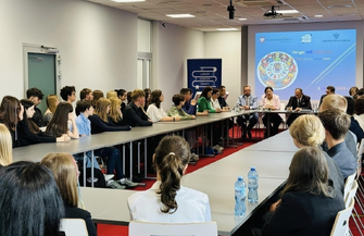 Licealiści z Zana debatowali o prawach dziecka i ucznia w Lubuskim Urzędzie Wojewódzkim