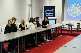 Licealiści z Zana debatowali o prawach dziecka i ucznia w Lubuskim Urzędzie Wojewódzkim