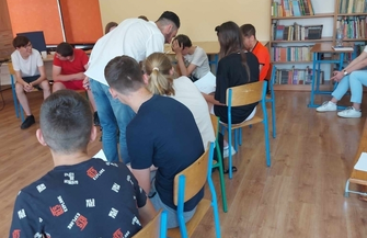 Warsztaty profilaktyczne w Jędrzychowicach. Szkoła walczy z uzależnieniami