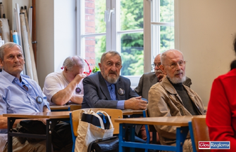 Maturzyści spotkali się po 60 latach. Wspomnienia i emocje w I LO we Wschowie