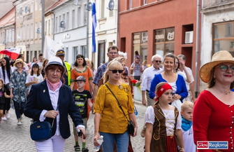Dni Wschowy rozpoczęte. Kolorowy korowód przeszedł przez miasto FOTO