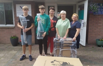 SOSW pomaga. Zebrali 1550 kg odzieży które wymienili na sprzęt dla pacjentów ZOL