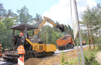 Rozbudowa drogi Sława-Lipinki nabiera tempa. Ścieżka pieszo-rowerowa już niemal gotowa
