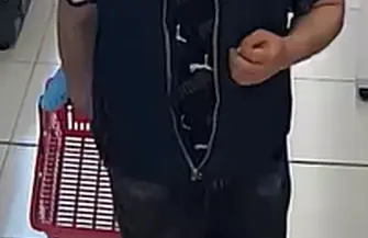 Kradzież we wschowskiej drogerii. Policja poszukuje sprawcy